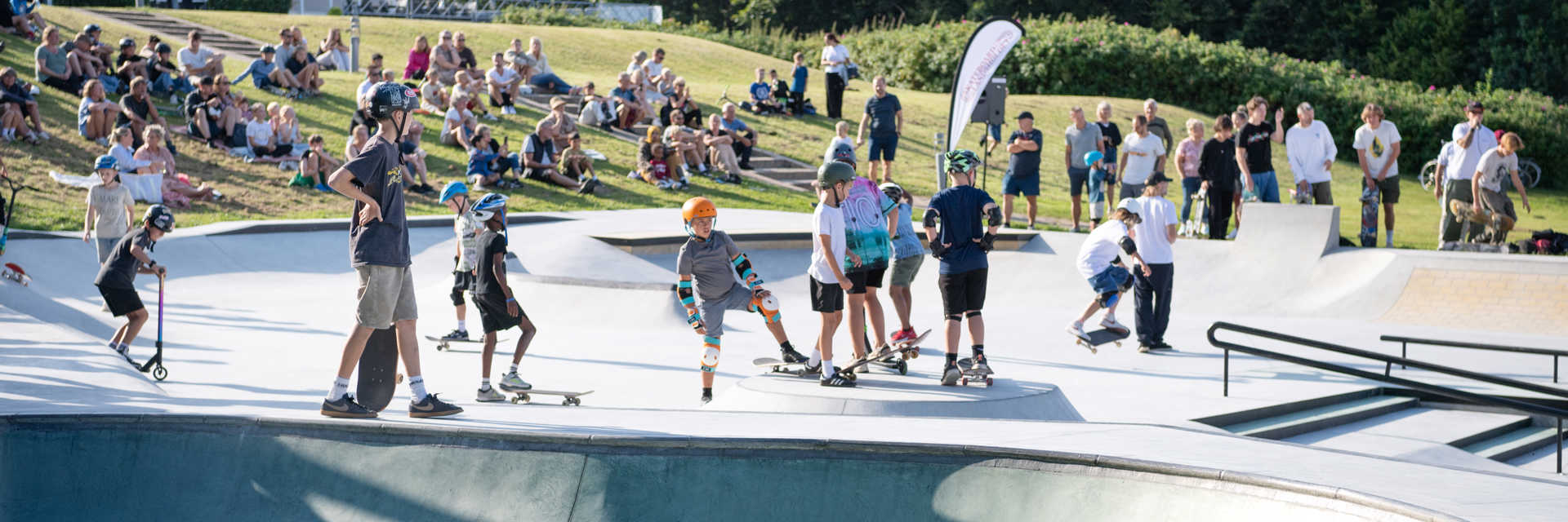 Børn på skaterbane