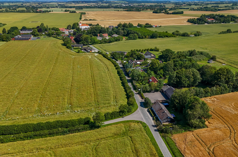 Luftfoto af Vrigsted på en sommerdag