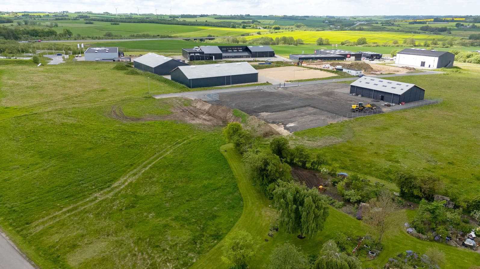 Dronebillede af erhvervsgrund på Erhvervsparken i Ølholm